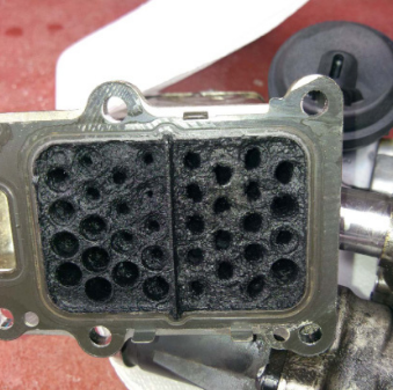 Limpieza EGR con el antes y el después Limpieza EGR con el antes y el después
